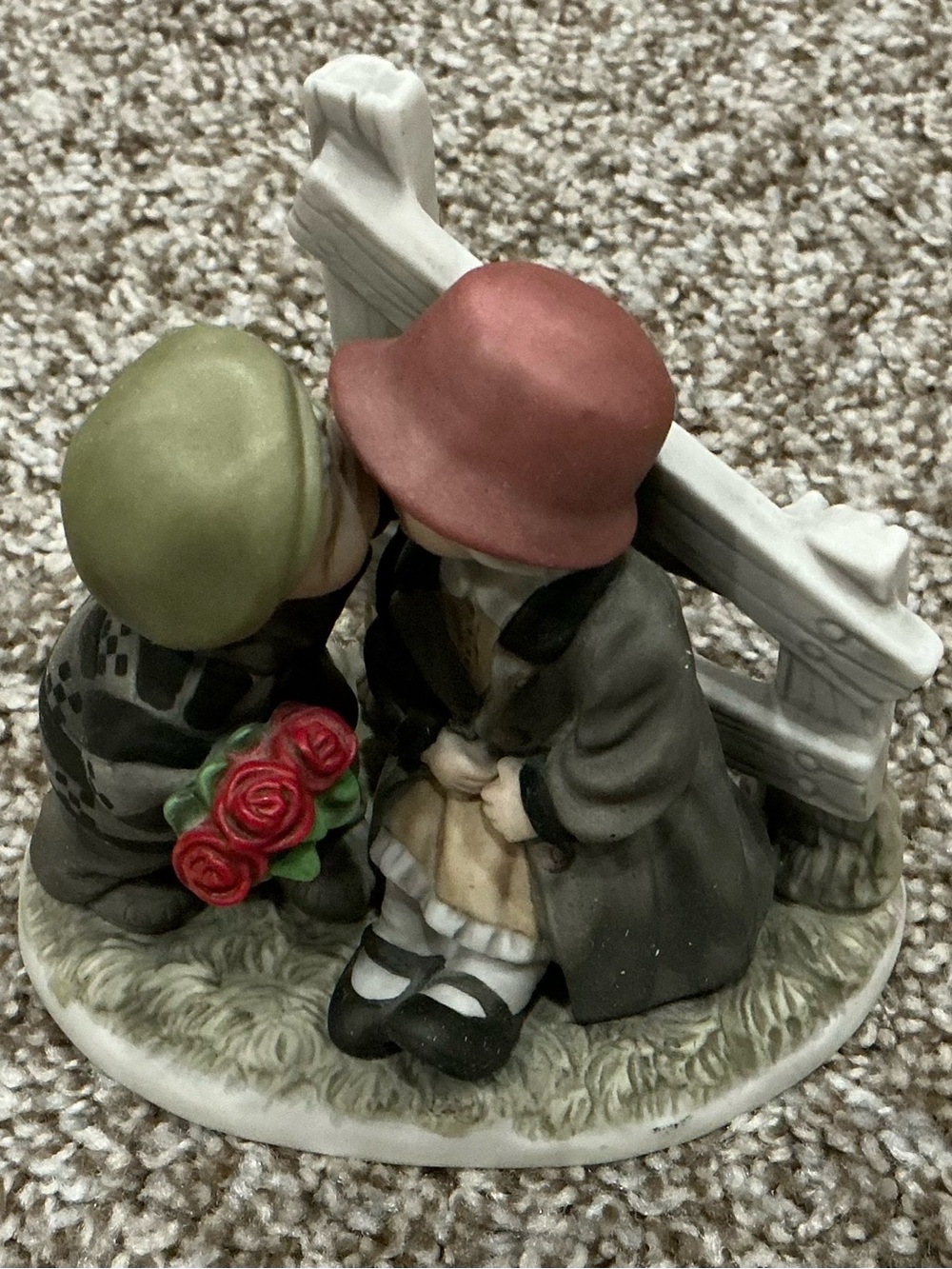 Kim Anderson - Two Children with Red Roses and Pink Hat
